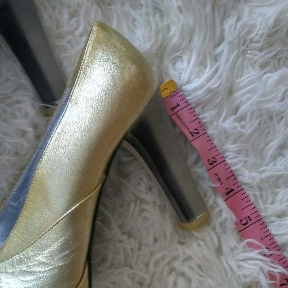 Nina Ricci Pumps With Acrylic Heels